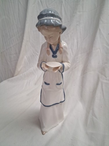 Lladro nao lady - "lady, dish"