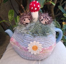 ?NEW HAND KNITTED ?HEDGEHOGS TEA COSY/COZY/COSIES/COZIES PRESENT GIFT?
