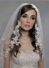 Hot 2 Tier Lace White Ivory