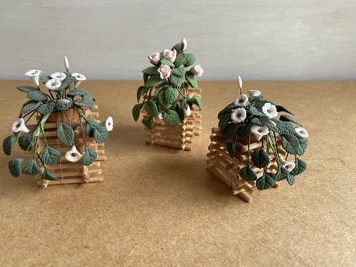 Dolls house planters pots - planters,