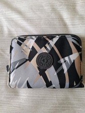 KIPLING MONEY LOVE Urban Palm Used