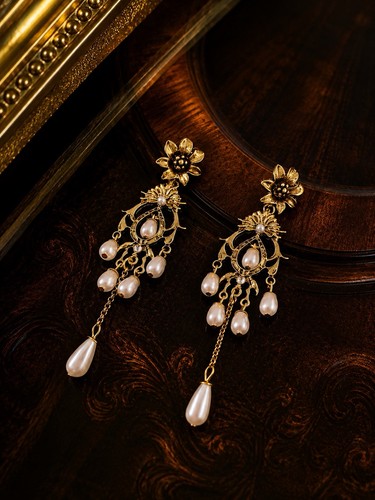 Vintage gold floral pearl - gold,