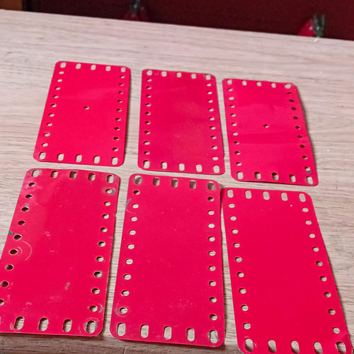 Red metal plates - red,