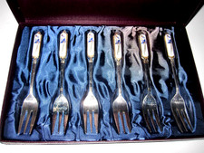 BOXED 6 x PRETTY  CAKE FORKS