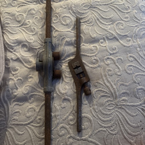 Adjustable pipe wrenches to - pipe,