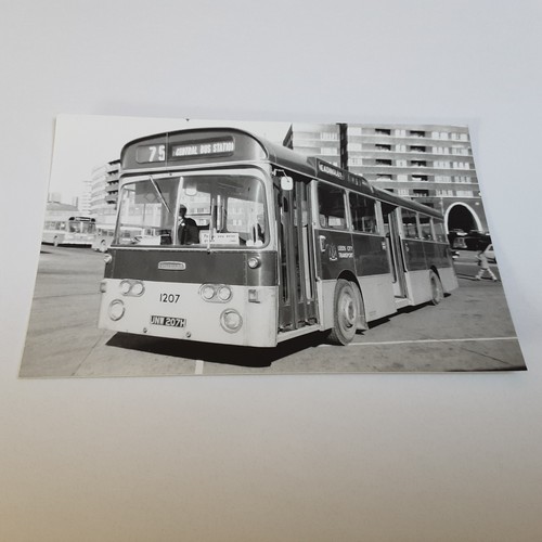 Leeds city transport daimler - transport,