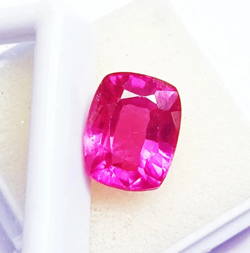 Natural pink spinel cushion - natural,
