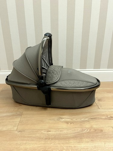 Egg2 carrycot bassinet in - carrycot/bassinet,
