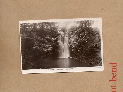 Postcard leeds roundhay park - leeds,