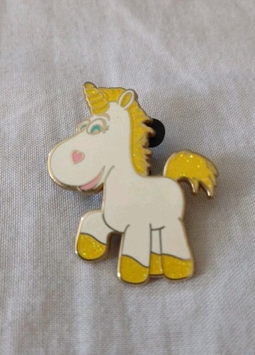 Disney pin trading - disney,