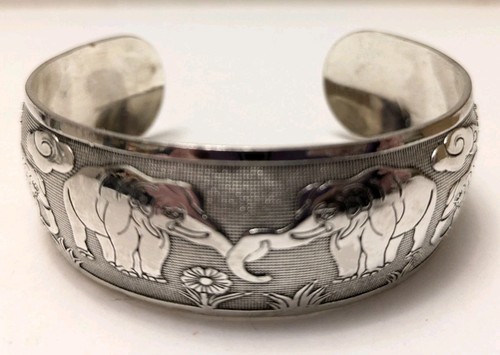 Lovely vintage silver tone - lovely,