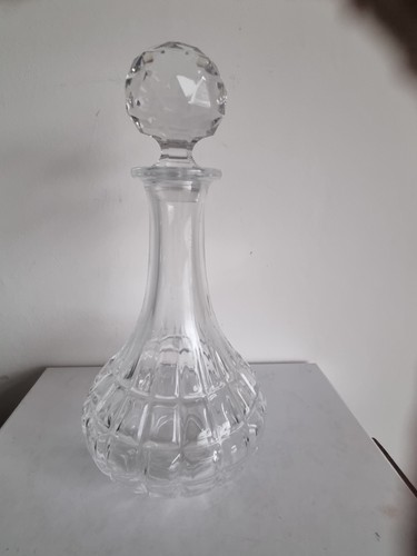 Cut crystal decanter - cut,