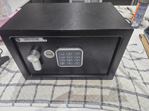 Yale black safe both keys - black, and