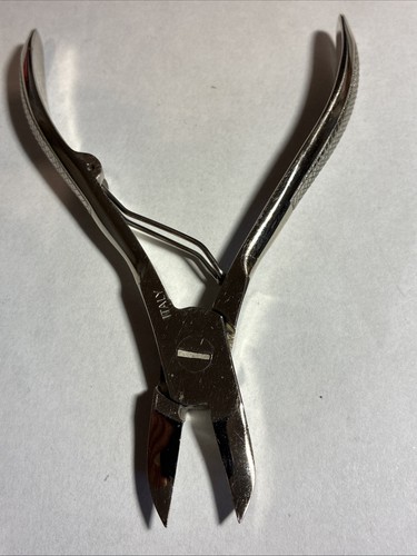 Special pair curved plier - of,