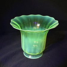 ANTIQUE VASELINE OPALESCENT RIBBED OIL LAMP OR TABLE LAMP SHADE 
