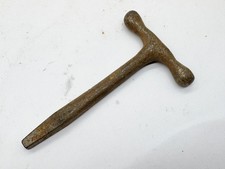 ANTIQUE CAST IRON T HANDLE