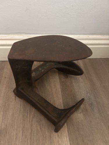 Antique rare three footed - three-footed, cast