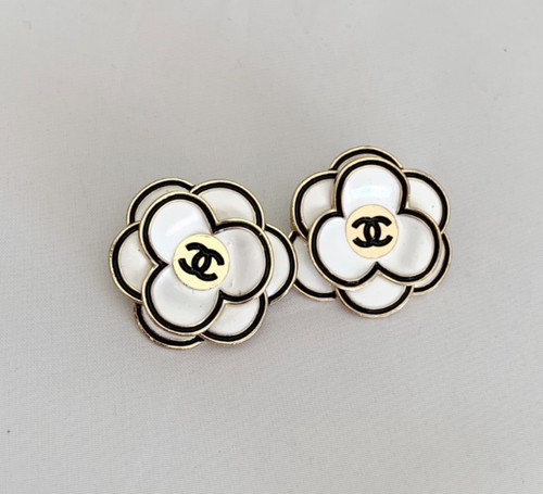 Chanel vintage gold metal - chanel,