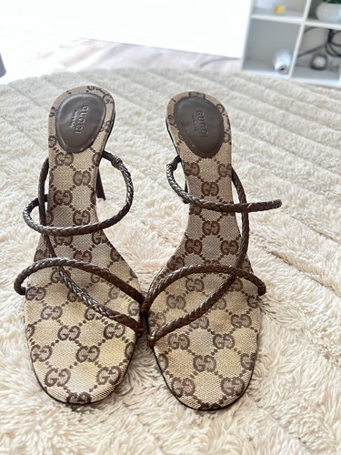 Gucci monogram strappy - gucci,