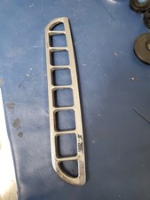 AHH6102 MGB air intake grille used  AHH6102 