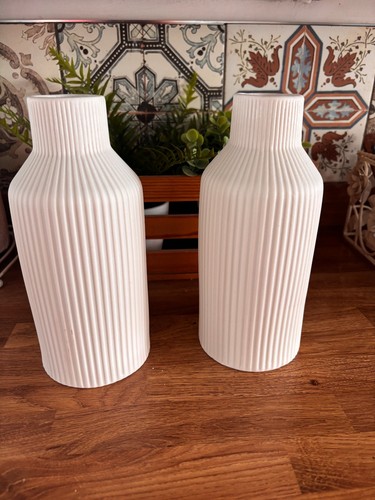 Ribbed ceramic vases 20 - 2,