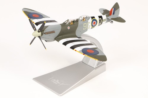 Aa29202 corgi spitfire 9 - aa29202, t.mk
