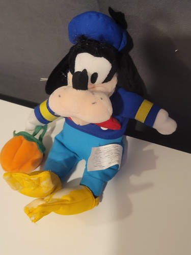 Disney goofy bean bag - goofy,
