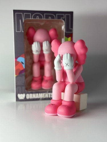 Kaws companion seated figure - kaws,