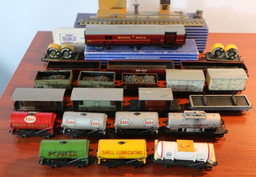 Hornby dublo rolling stock - hornby,