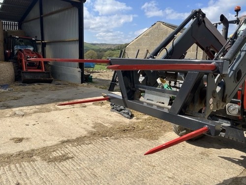 Bale spike tractor telehandler - bale, tractor/telehandler