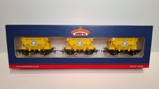 Bachmann 00 Gauge 38-286 - Set of 3 Presflo 22t Cement Wagons Blue Circle Cement