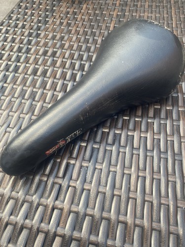 Vintage retro 90s mtb saddle - retro,