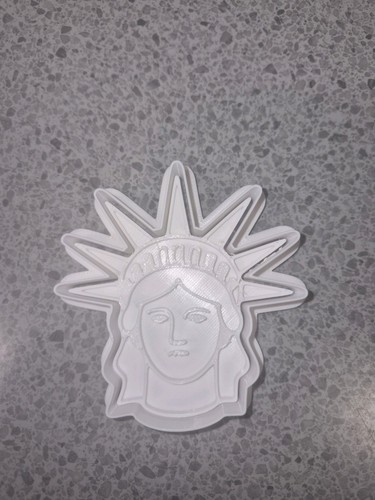 Statue liberty face play - of,