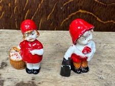 2x Antique Christmas Cake