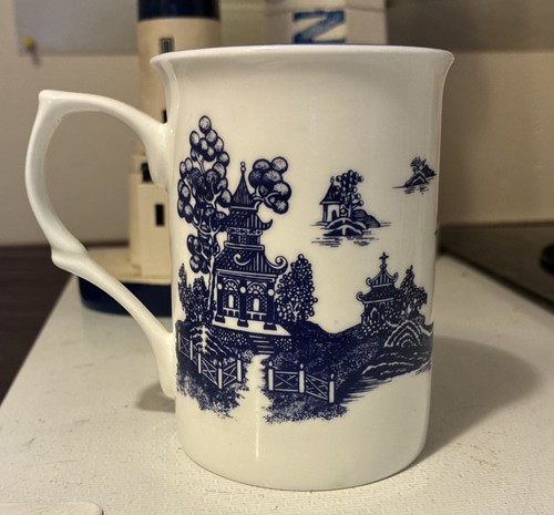 Mug blue and - white, lawrence