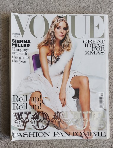 Vogue magazine december 2004 - magazine,