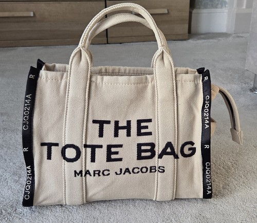 Marc jacobs the medium - the,