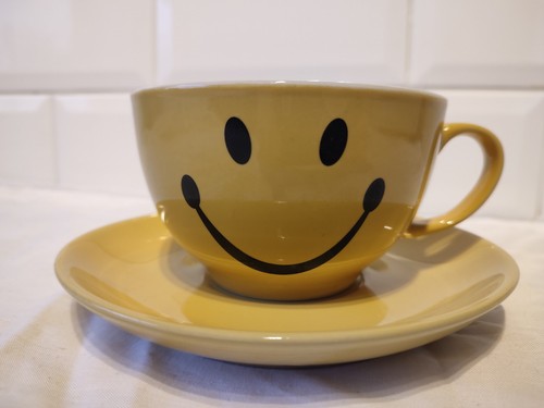 Smiley face yellow mug - smiley,