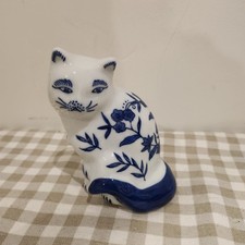 Small blue & white Delft-style