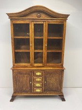 BEAUTIFULLY FINISHED DISPLAY TRADITIONAL CABINET DOLLS HOUSE