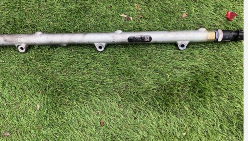 Range rover fuel rail and - rover,