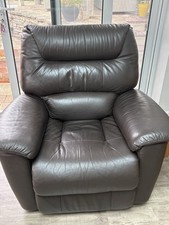 Quality brown leather lazyboy reclining chair, push button, excellent condition