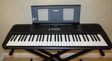 Yamaha PSR E383 61 Key Portable Keyboard - Black - Slighty used