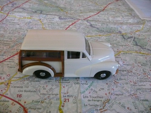 Morris minor traveller corgi - minor,