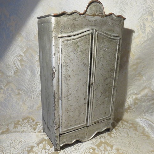 Unique miniature french tin - unique,