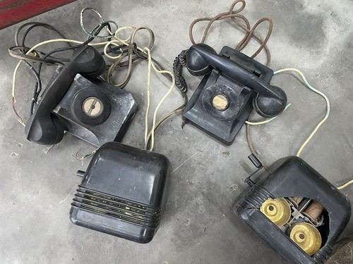 1930s 1940s bakelite - x2,