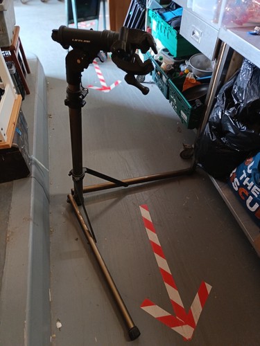 Lifeline bike repair stand - lifeline,