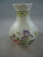 Royal Doulton Camilla Posy Vase Bone China 1st Quality Vintage British