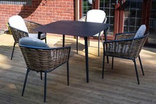 SH&G Bolingbroke 4 Seat Garden