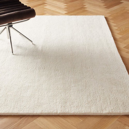 Tufted wool rug hand - hand,